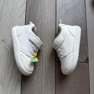 Stride rite toddler sneakers white